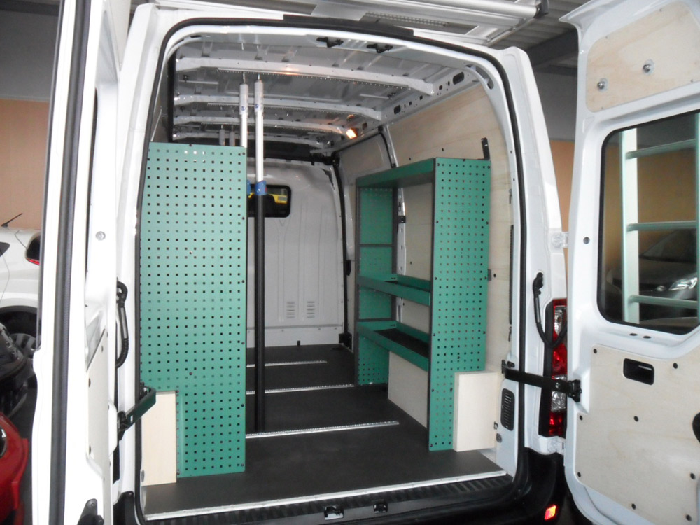 opbouw uitbouw bedrijfswagens bij Nissan De Witte