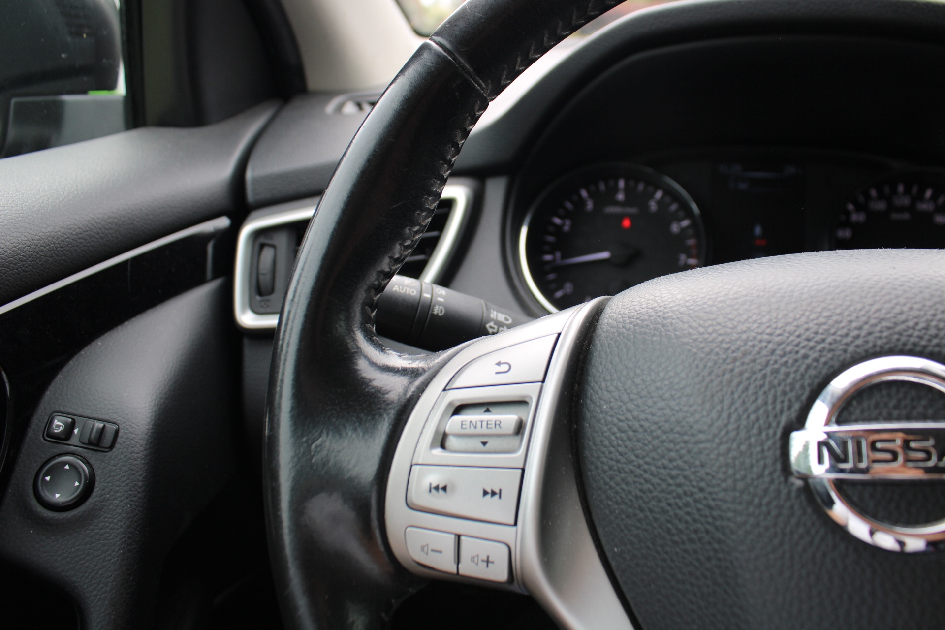 Nissan QASHQAI N-Connecta DIG-T 115
