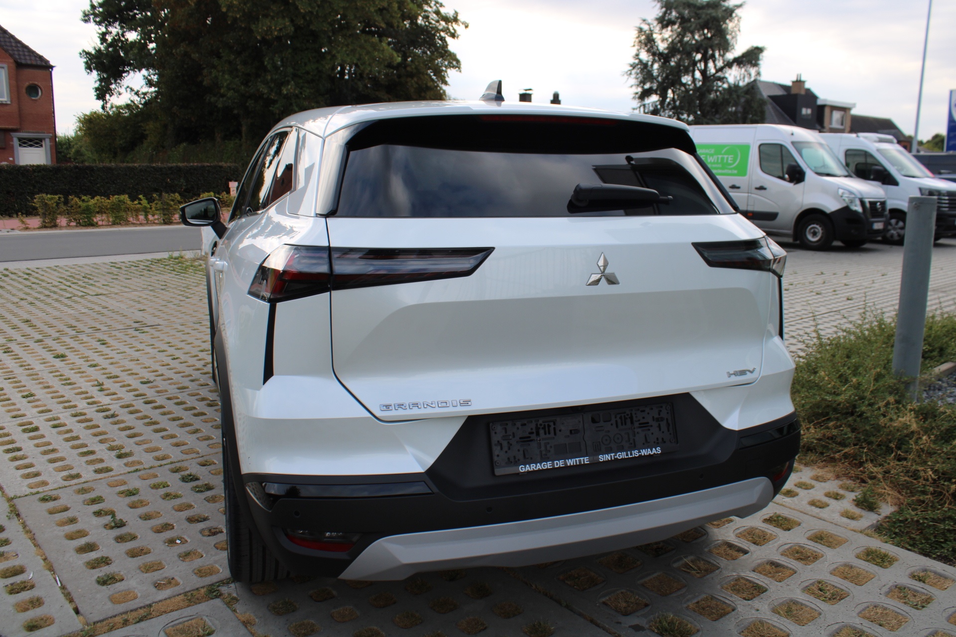 Mitsubishi Grandis First Edition 1.8 HEV