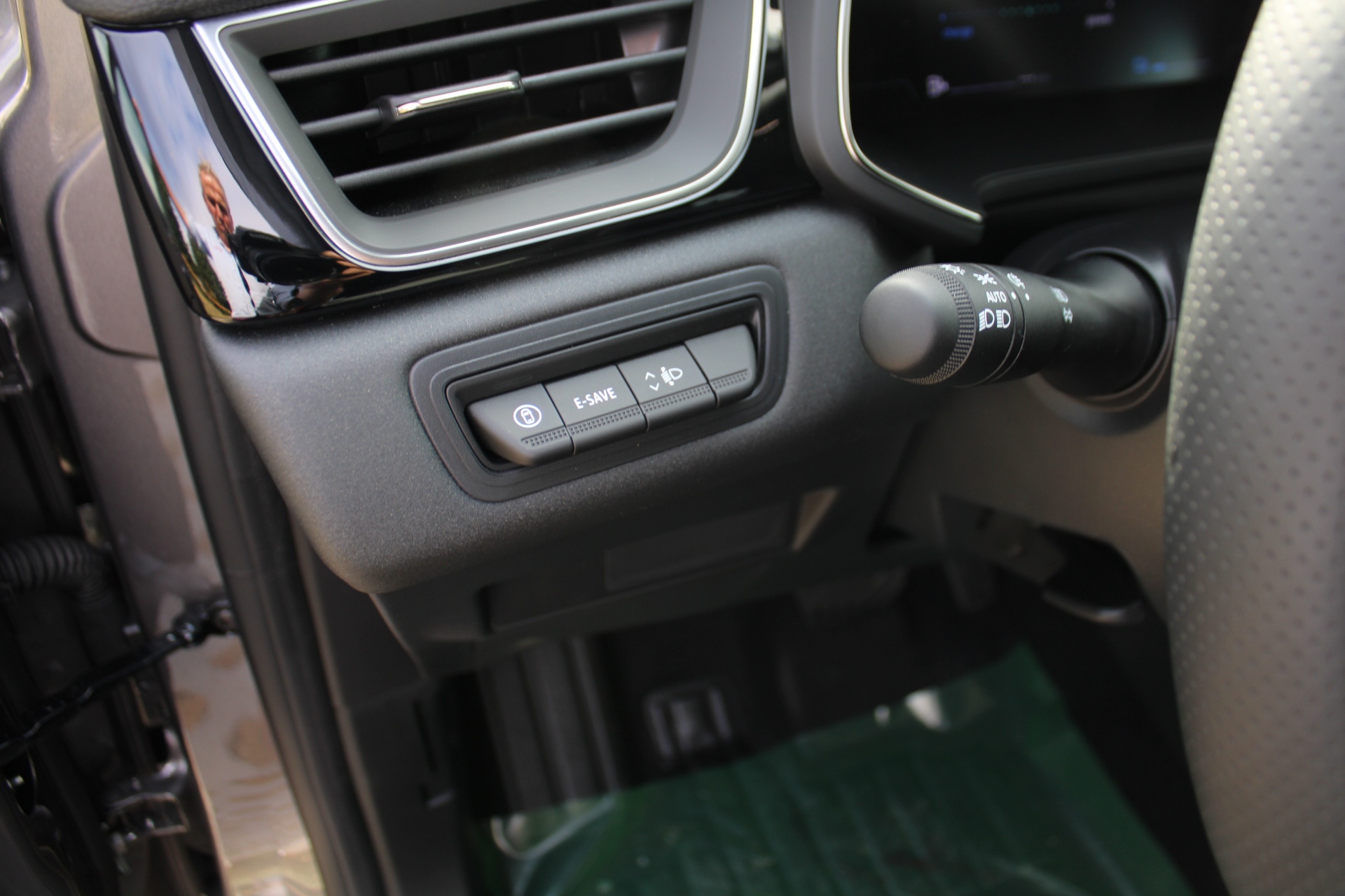 Mitsubishi Grandis Intense+ 1.8 HEV