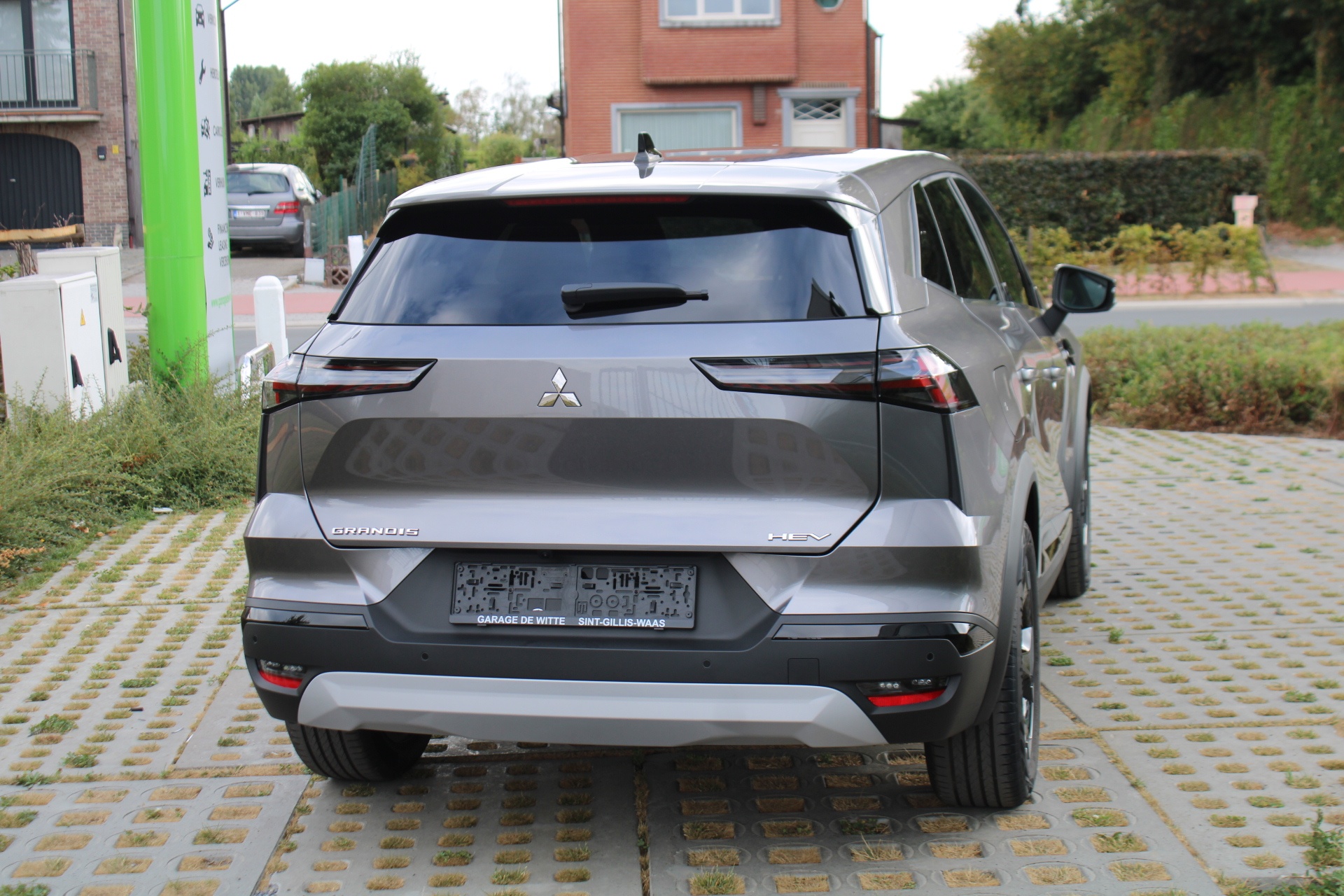 Mitsubishi Grandis Intense+ 1.8 HEV