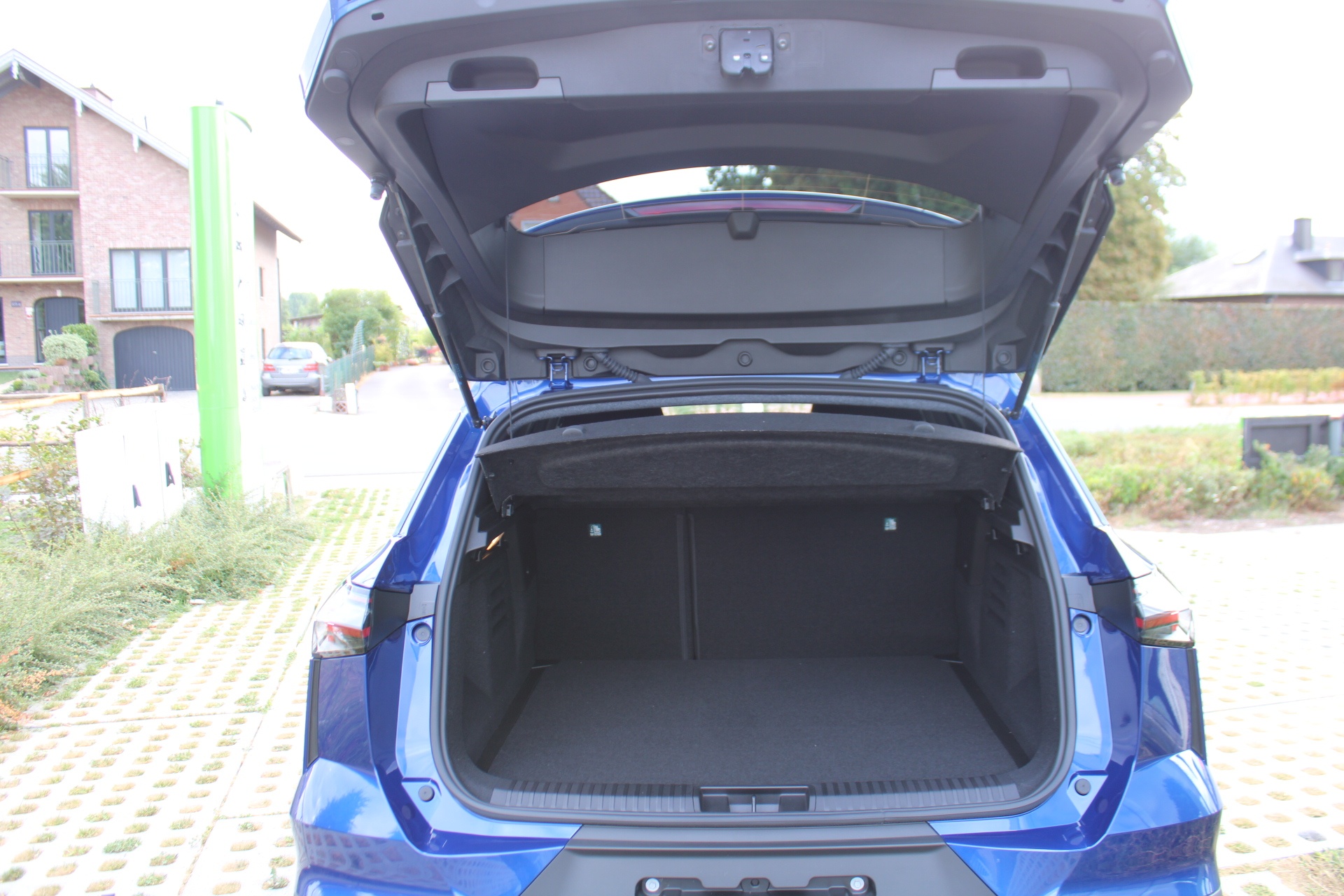 Mitsubishi Grandis Intense+ 1.8 HEV