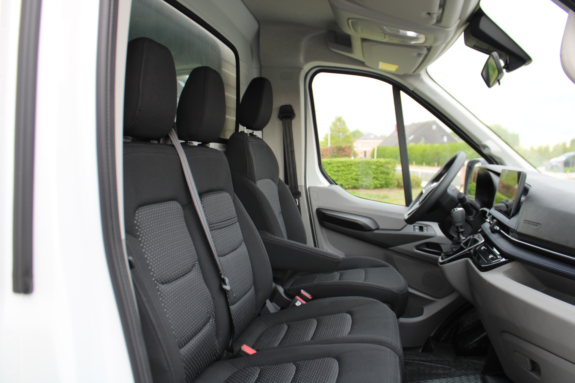 Maxus Deliver9 OPEN LAADBAK MET TOOLBOX L3H0 LUXURY RWD