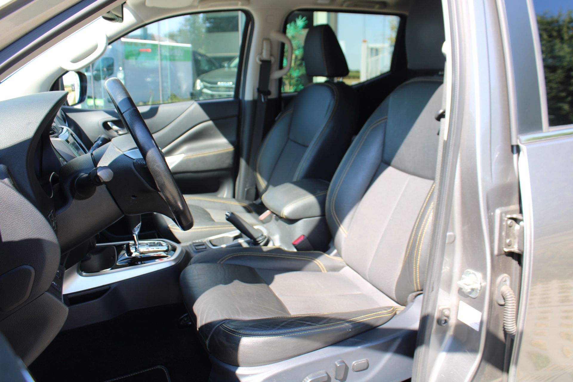 Nissan Navara N-Guard Double Cab 7AT 2.3 dCi 190pk (3.5 ton sleep)