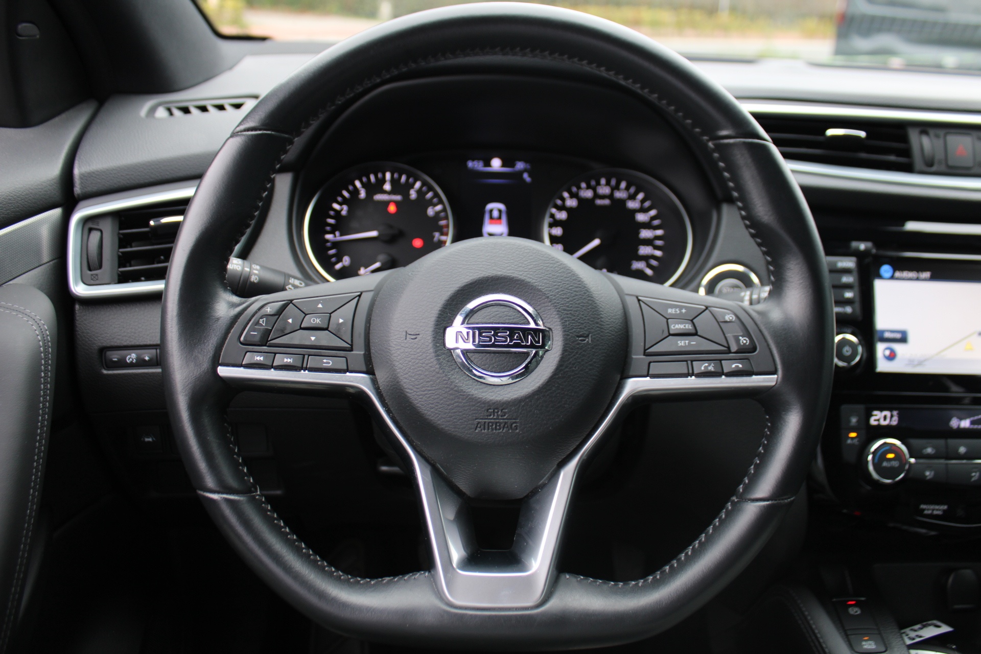 Nissan QASHQAI Tekna Plus DIG-T 140pk MT