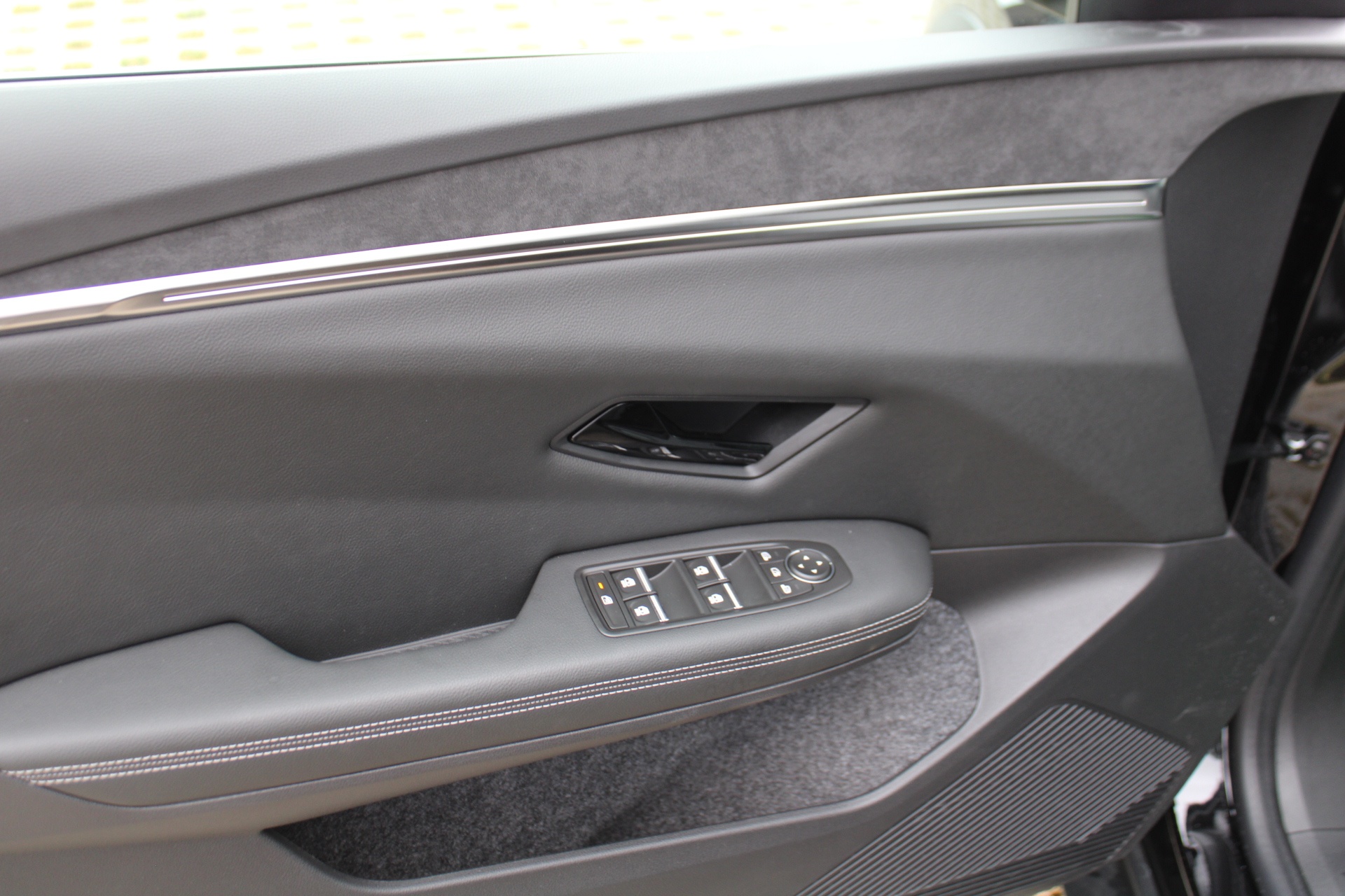Mitsubishi Eclipse Cross Intense+