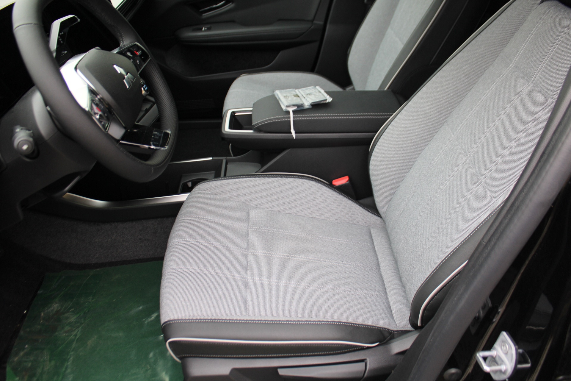 Mitsubishi Eclipse Cross Intense+