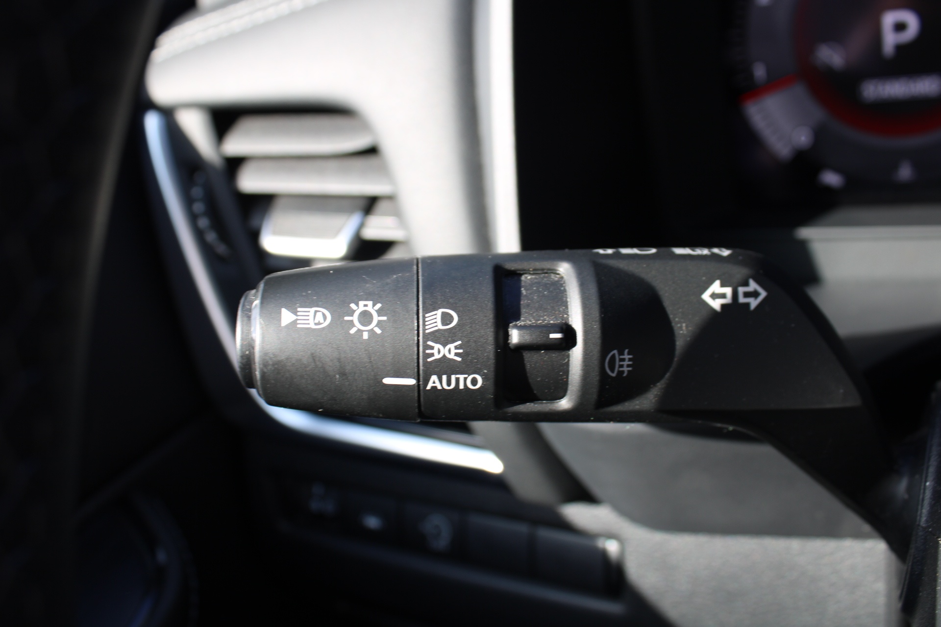 Nissan QASHQAI Mild-Hybrid N-Connecta Xtronic + Glass Roof