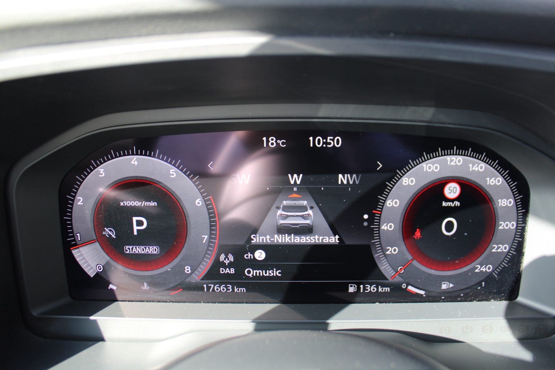 Nissan QASHQAI Mild-Hybrid N-Connecta Xtronic + Glass Roof