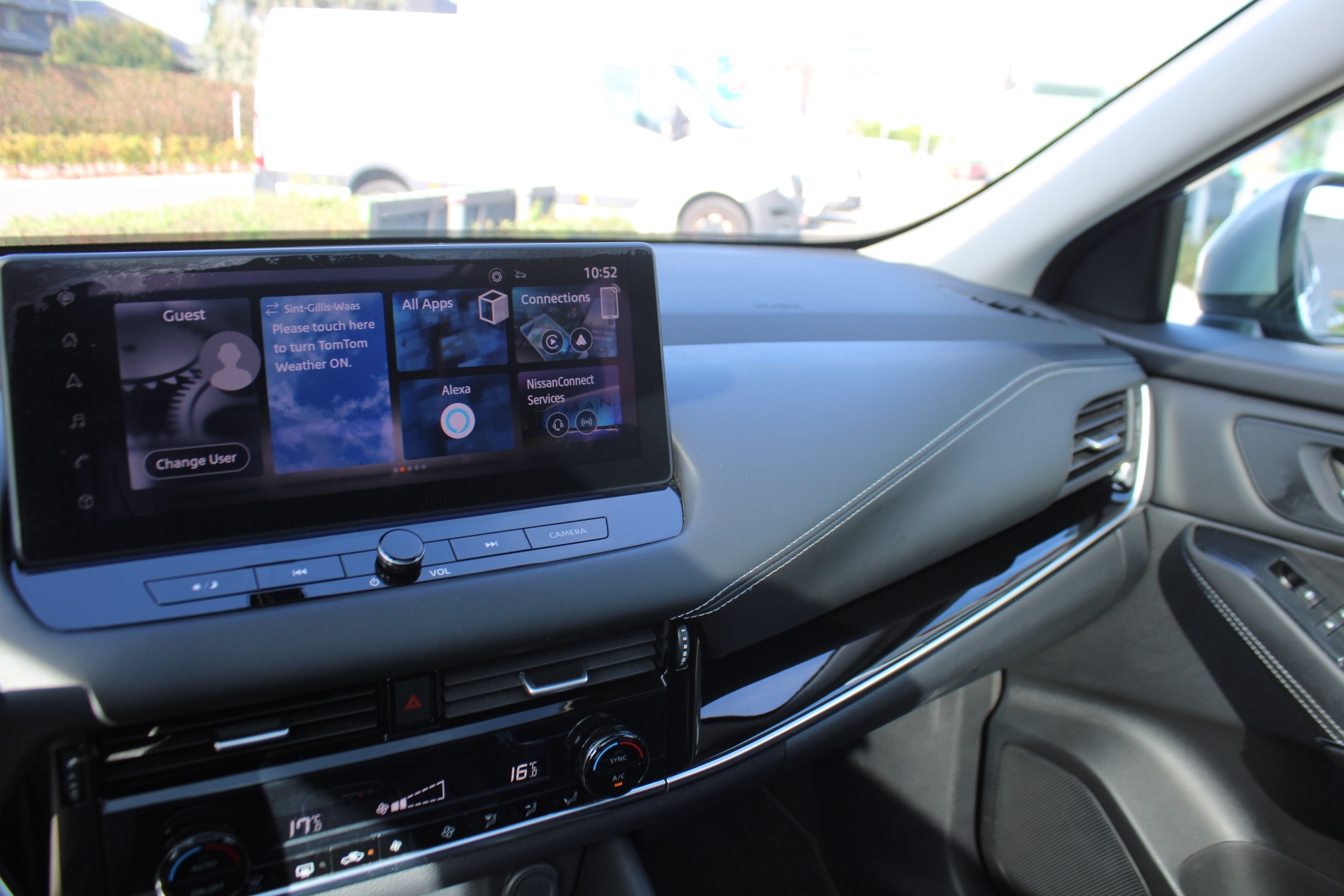 Nissan QASHQAI Mild-Hybrid N-Connecta Xtronic + Glass Roof