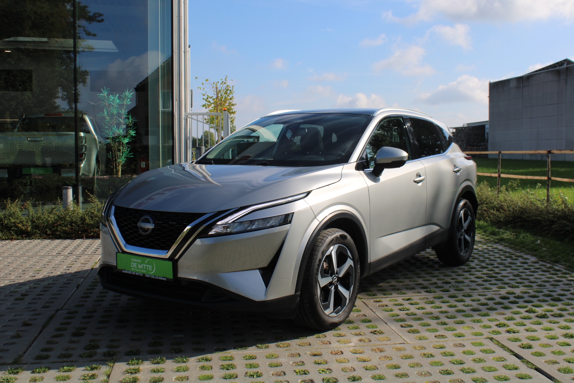 Nissan QASHQAI Mild-Hybrid N-Connecta Xtronic + Glass Roof
