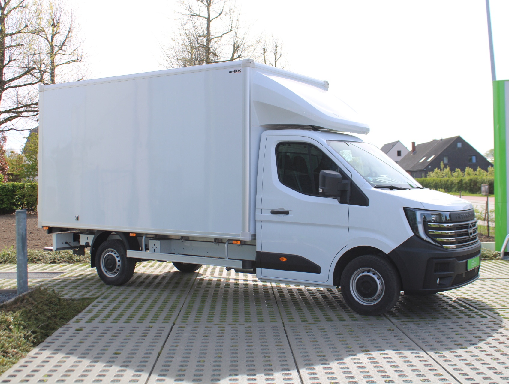 Nissan Interstar BOX MET LAADBRUG L3H1 170pk N-Connecta