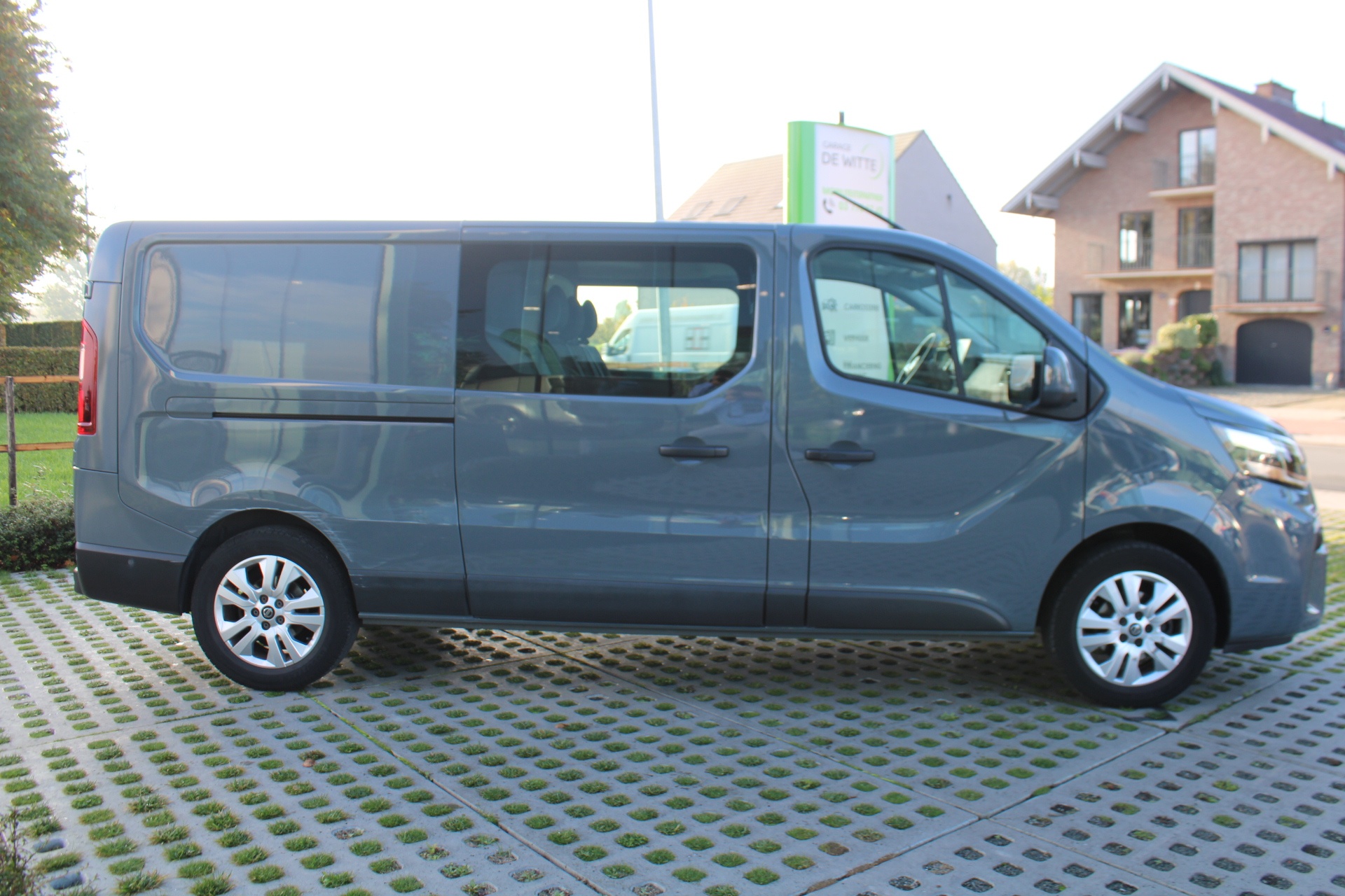 Nissan Primastar Tekna L2H1 3T 2.0 dCi