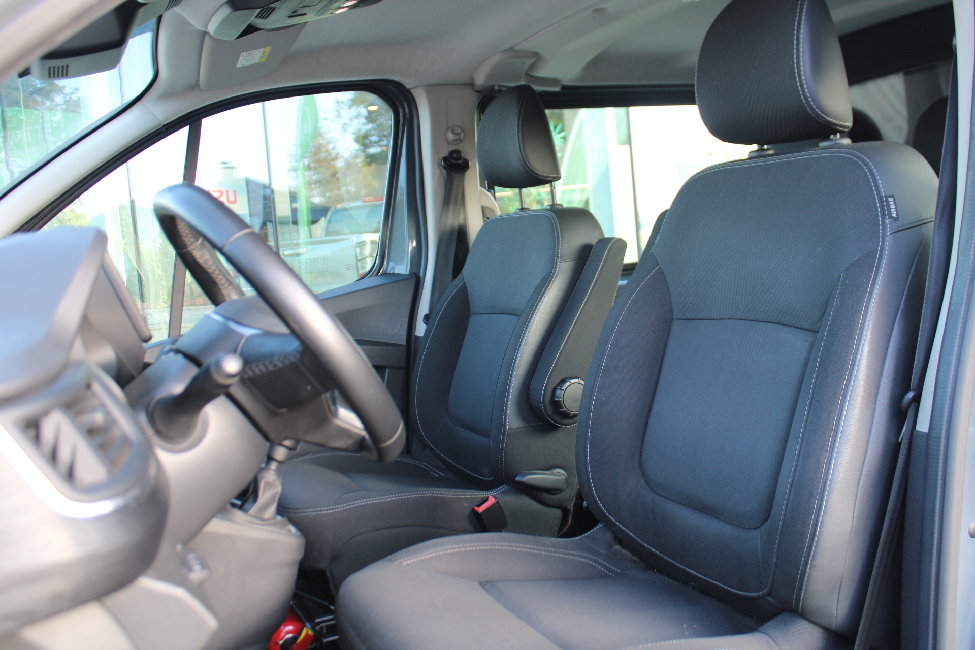 Nissan Primastar Tekna L2H1 3T 2.0 dCi