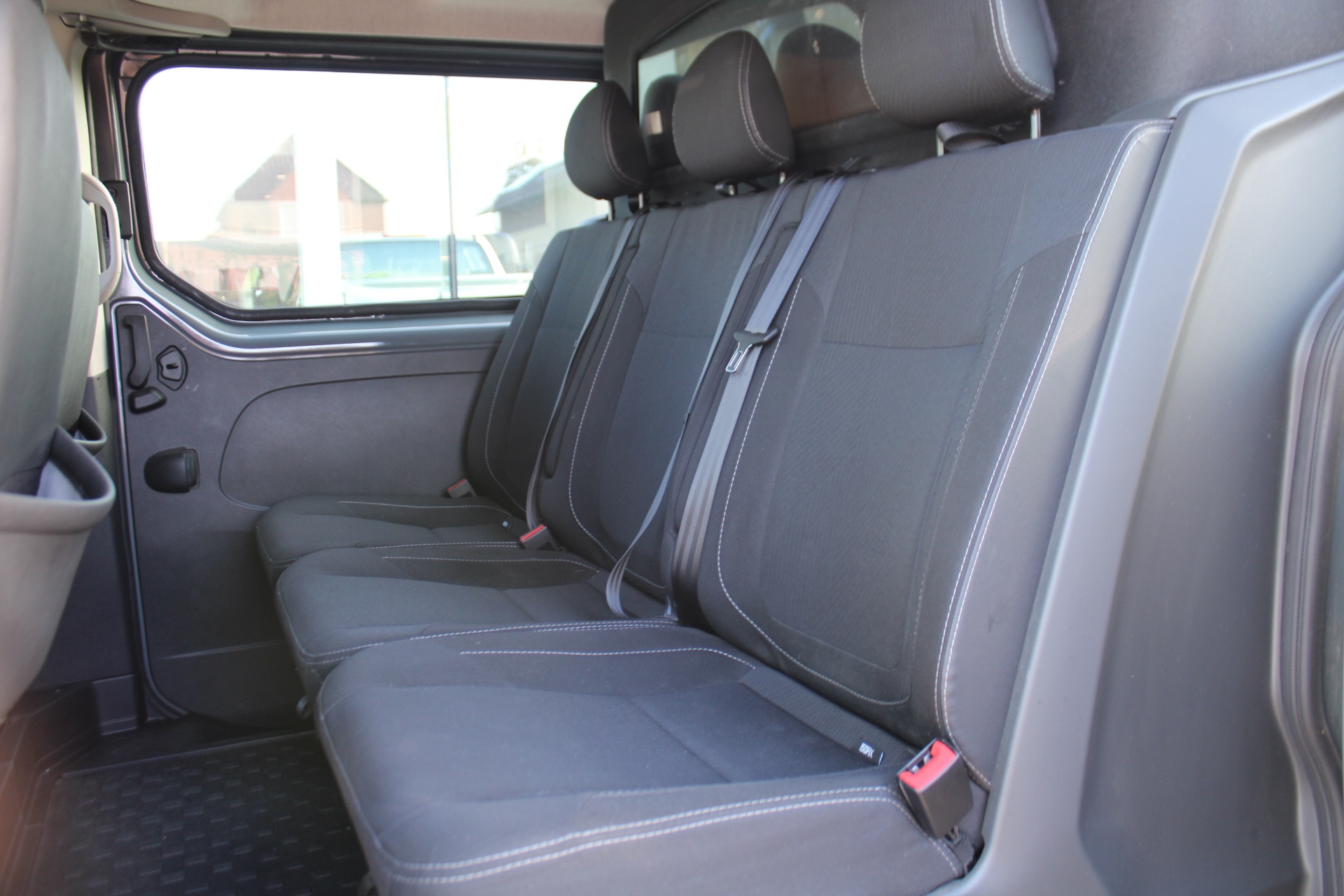 Nissan Primastar Tekna L2H1 3T 2.0 dCi