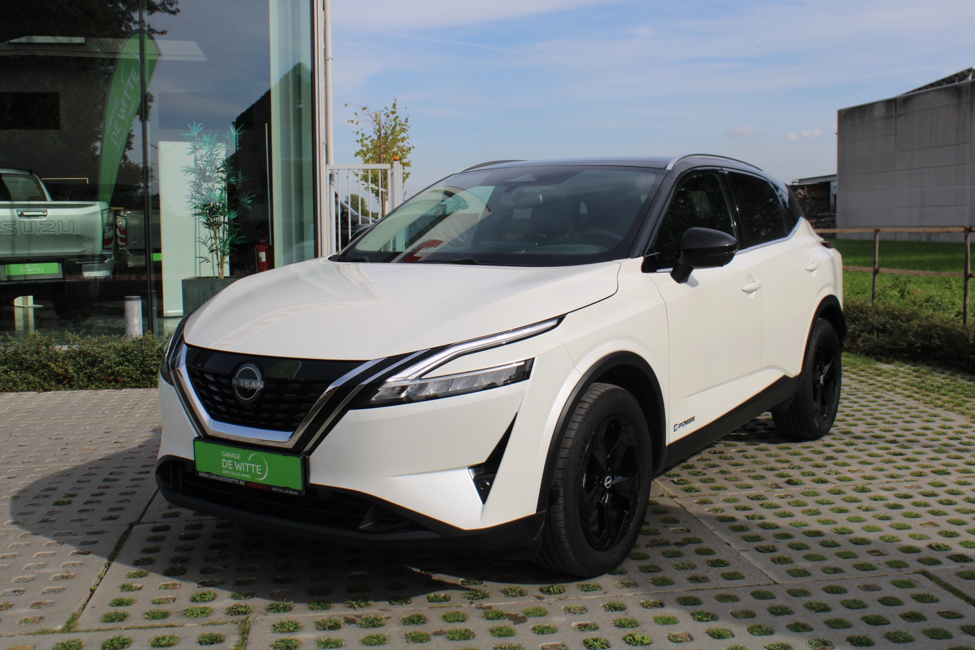 Nissan QASHQAI Kuro edition + TECH PACK e-POWER