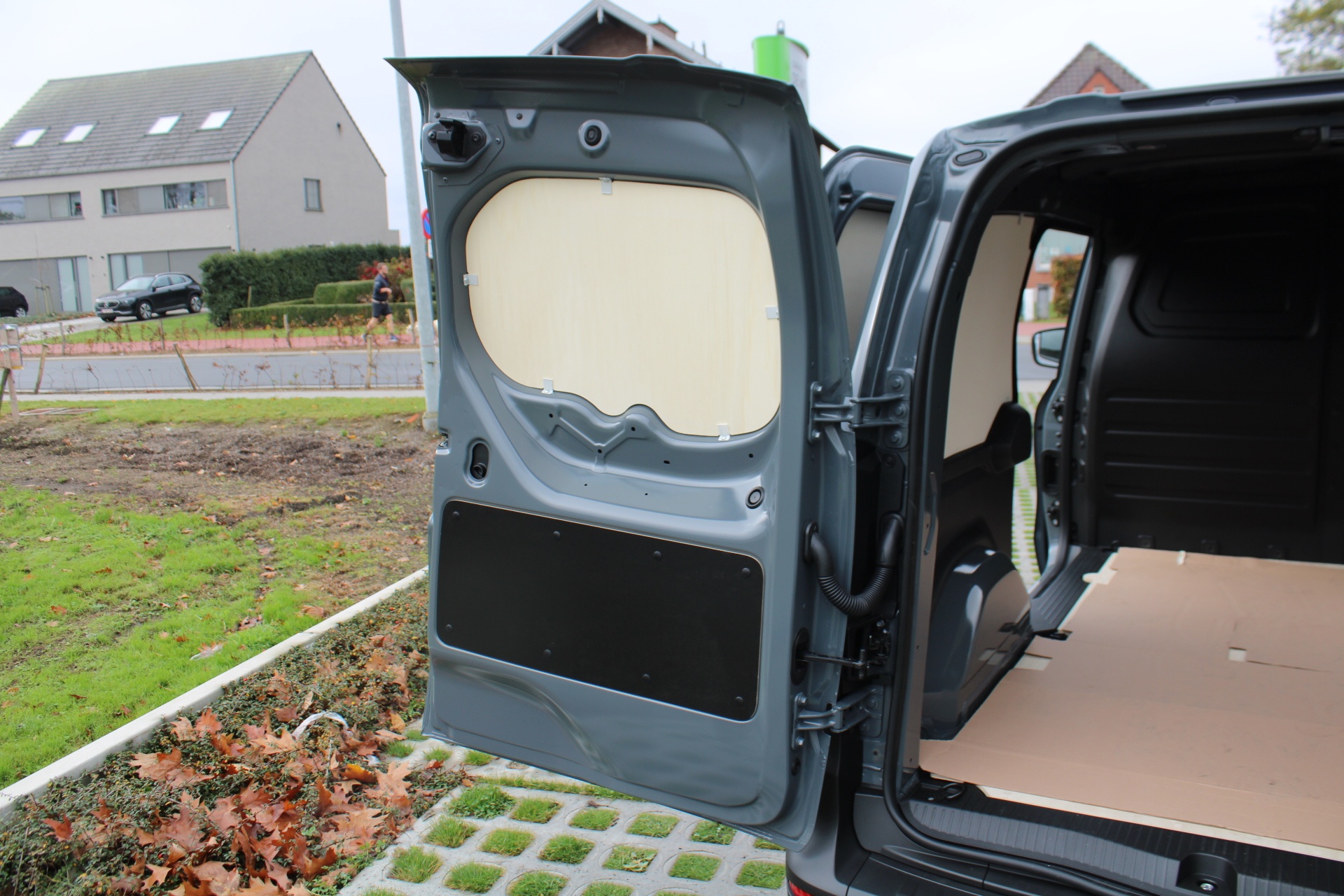 Nissan Townstar VAN L2H1 Tekna 130pk (Automaat) + Cargo Pack + 2e Schuifdeur