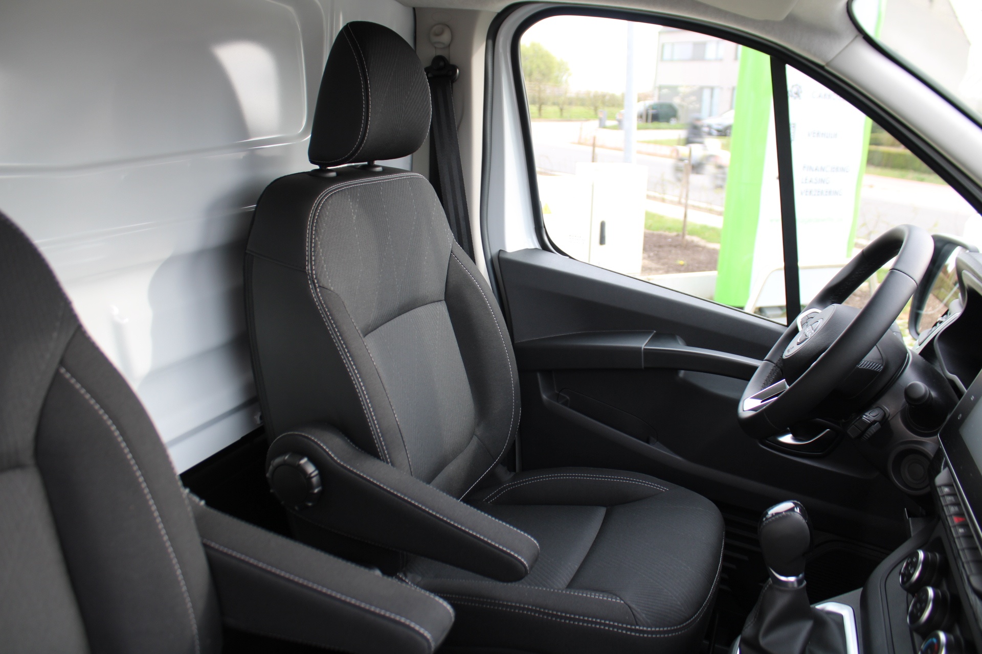 Nissan Primastar Van L2H1 150pk DCT N-Connecta + Schuifdeur links & rechts