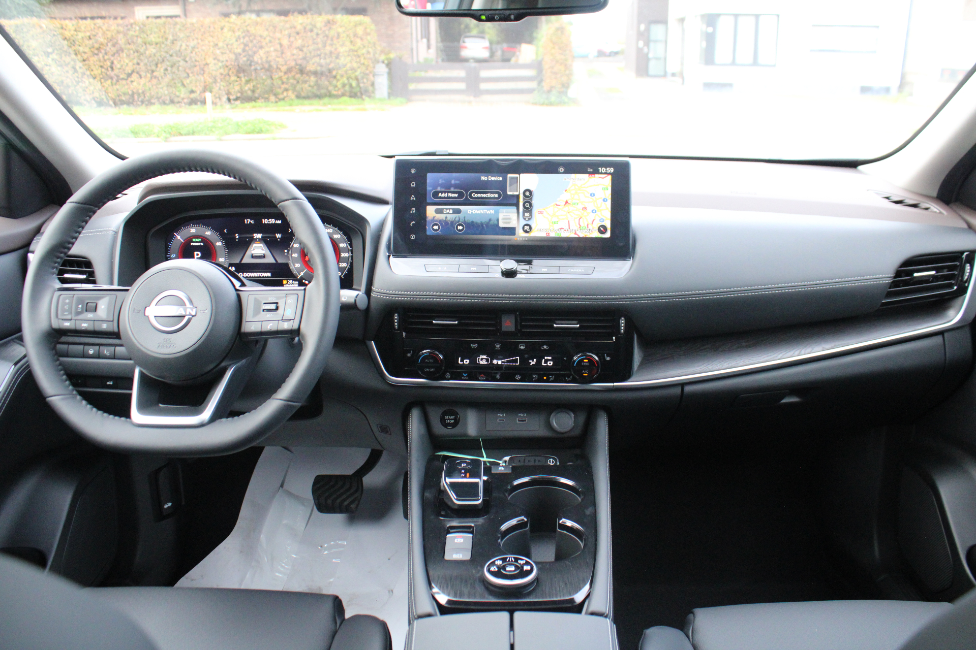 Nissan X-Trail e-Power Tekna + Glass Roof