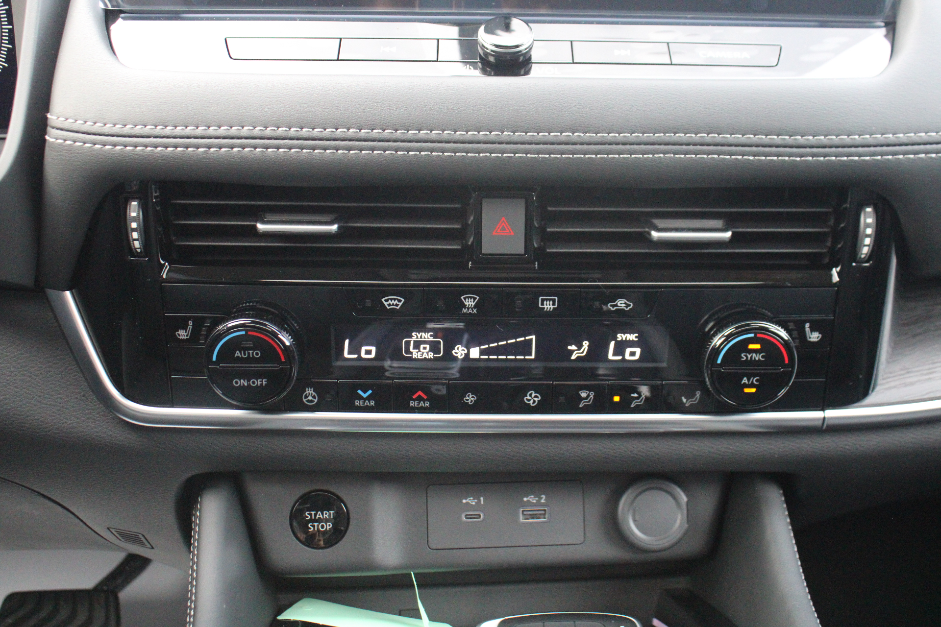 Nissan X-Trail e-Power Tekna + Glass Roof