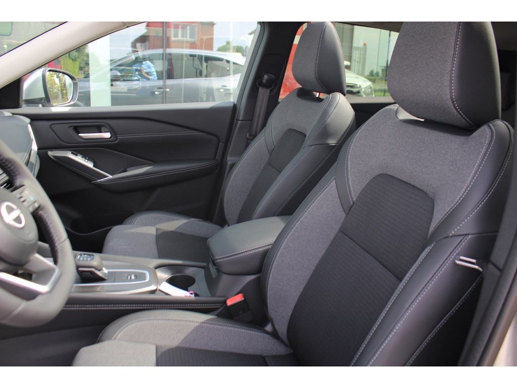 Nissan QASHQAI Mild-Hybrid 140pk M/T N-Connecta + Glass Roof + Cold Pack