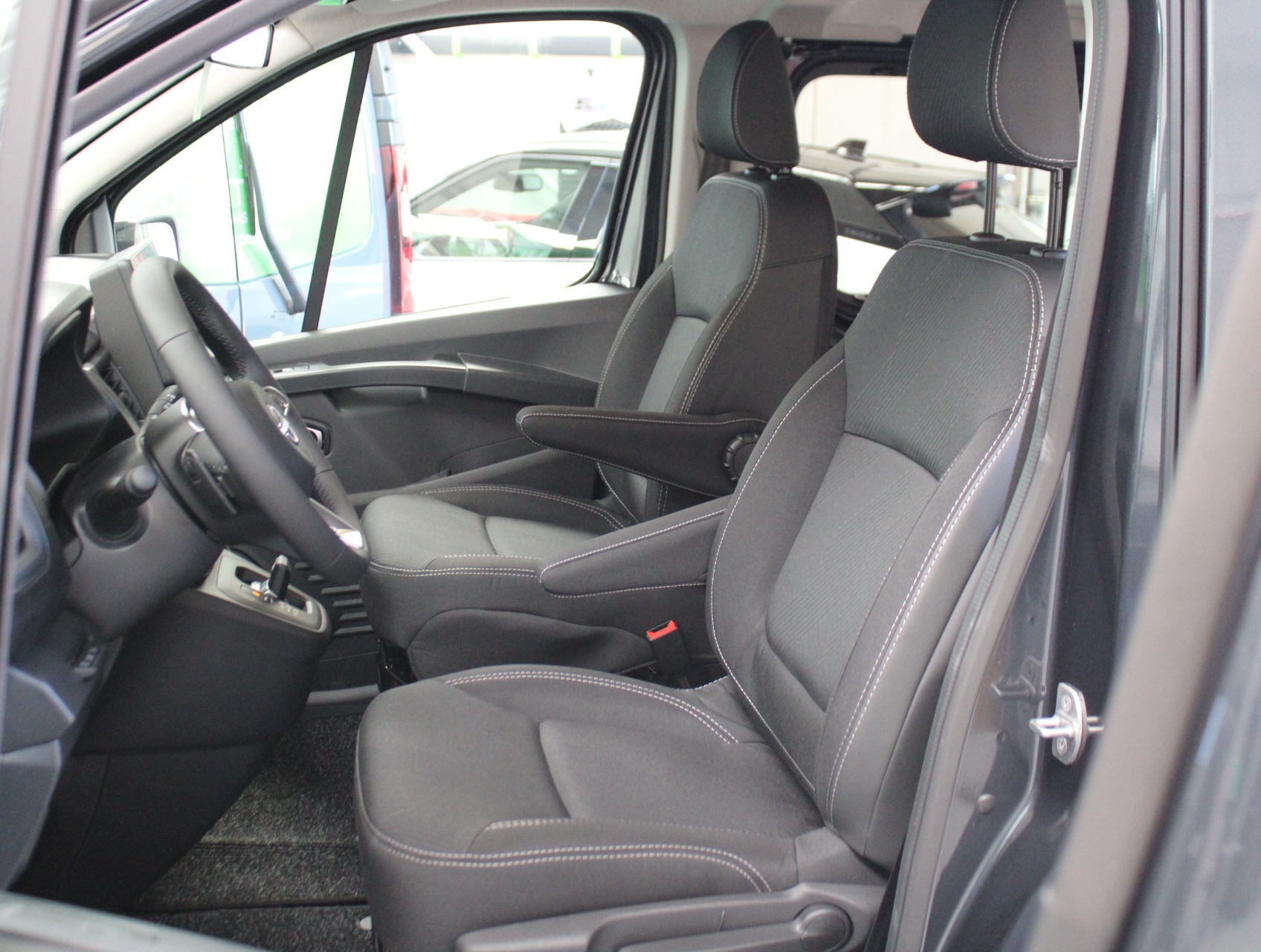 Nissan Primastar Combi L2H1 170pk DCT Tekna + Trekhaak