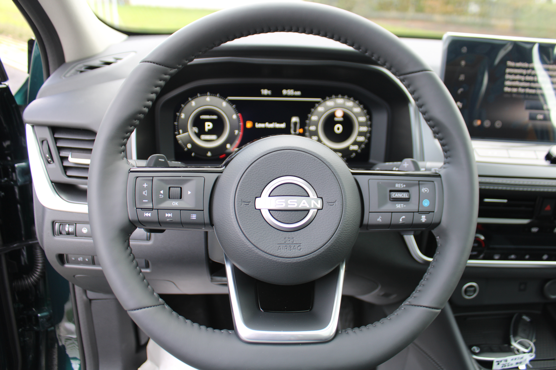 Nissan QASHQAI Mild-Hybrid N-Connecta Xtronic + Glass Roof + Easy Pack