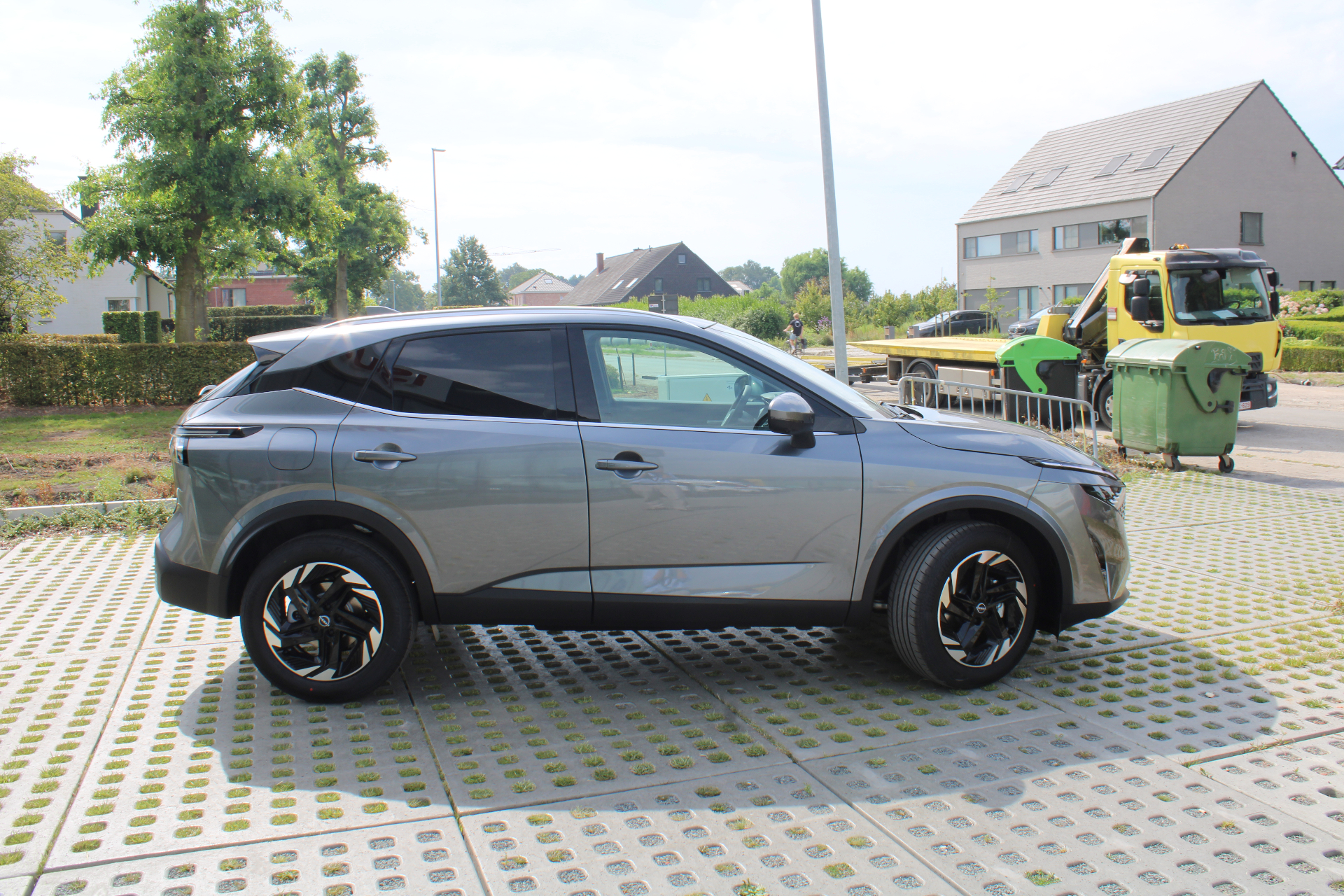 Nissan QASHQAI Mild-Hybrid N-Connecta Xtronic + Glass Roof + Easy Pack