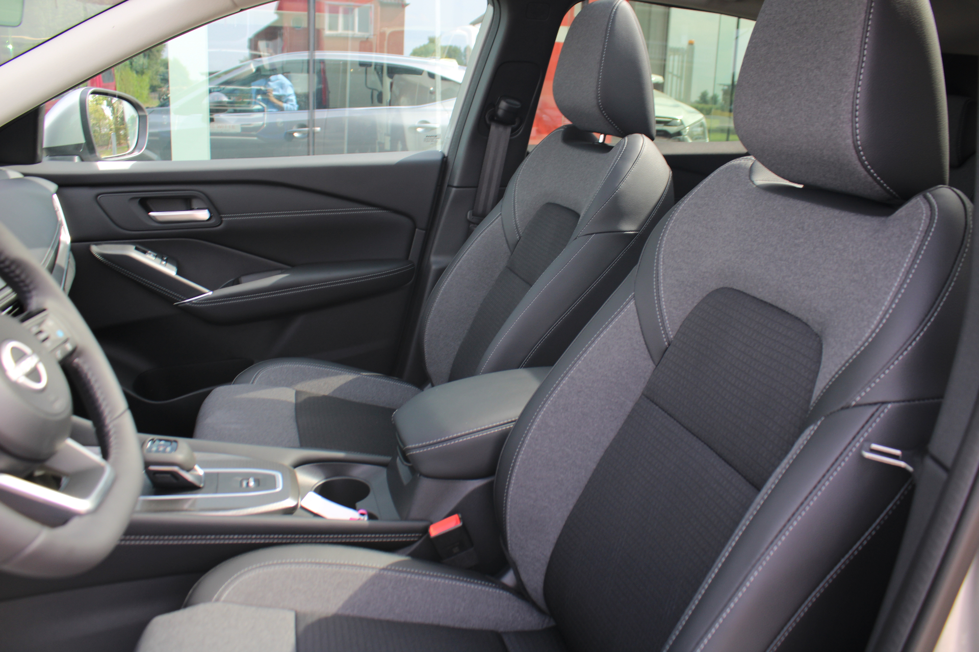 Nissan QASHQAI Mild-Hybrid N-Connecta Xtronic + Glass Roof + Easy Pack