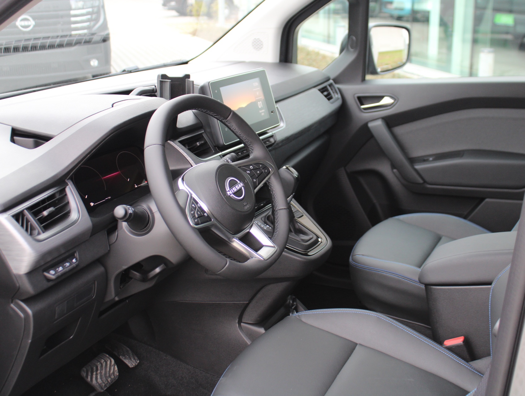 Nissan Townstar COMBI L1H1 N-CONNECTA 130pk (Automaat) + Design Pack