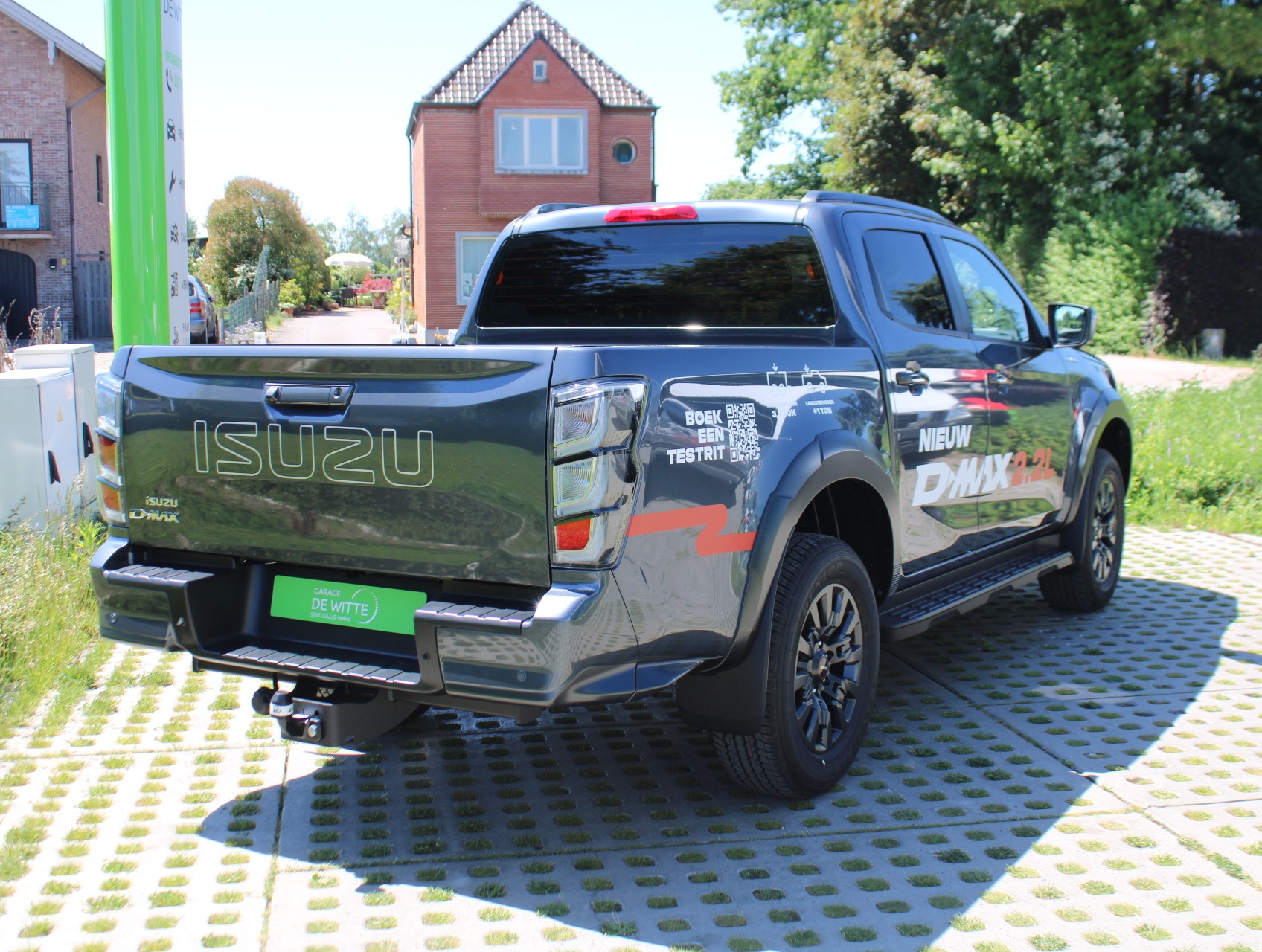 Isuzu D-Max 2.2d Double Cab LSE AT8 + Diff. Lock + 360° Camera