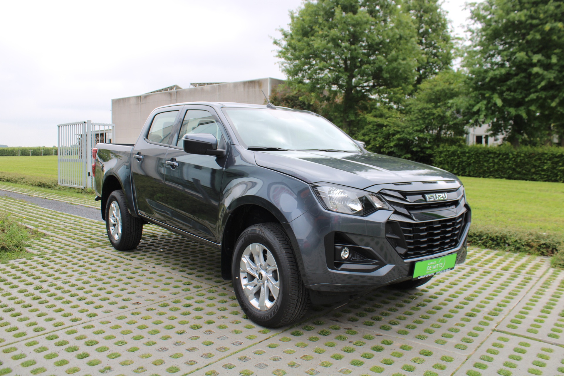 Isuzu D-Max 2.2d Double Cab LS AT8 + Diff. Lock