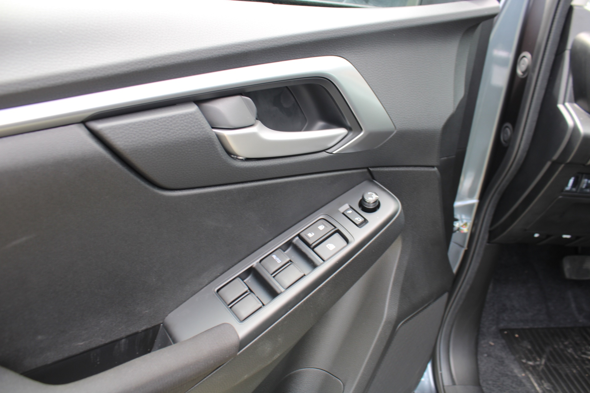 Isuzu D-Max 2.2d Double Cab LS AT8 + Diff. Lock