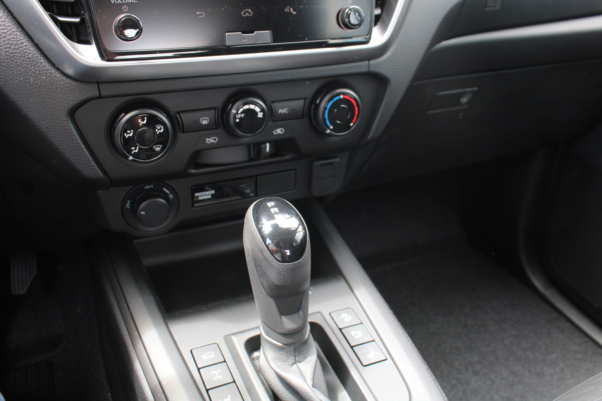 Isuzu D-Max 2.2d Double Cab LS AT8 + Diff. Lock + zwarte velgen
